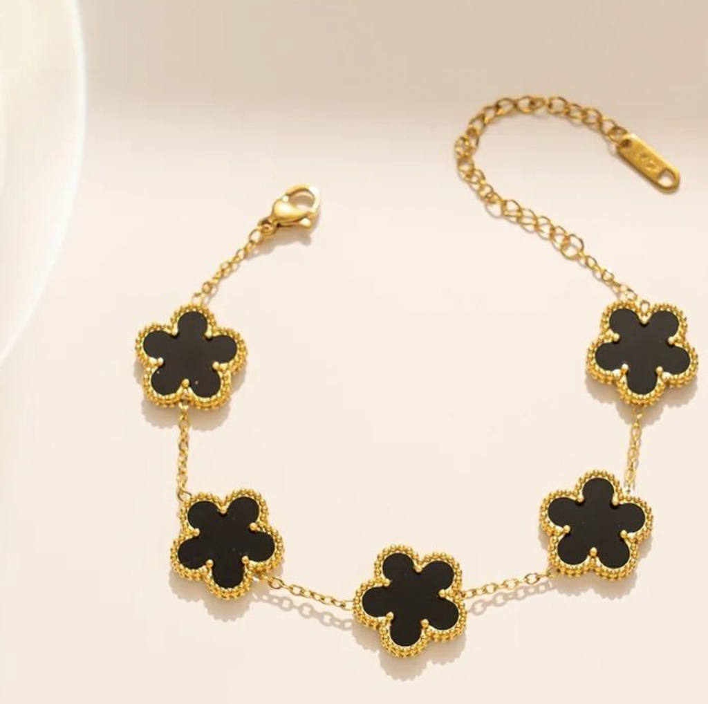 Trending Van Clover Bracelet
