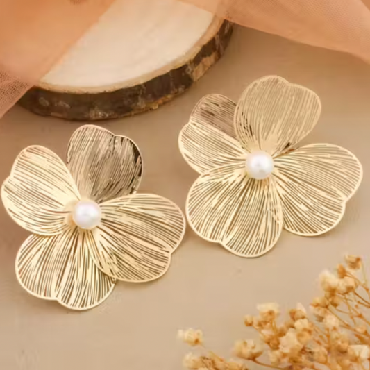 Trending Korean Net Pearl Flower Earrings